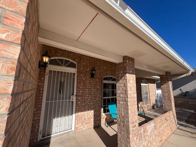 Foto del edificio - Spacious 3 Bedroom 2.5 Bath Home