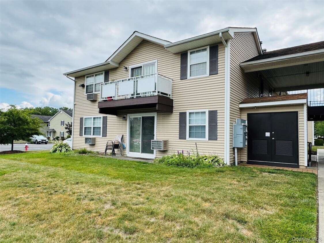 Foto principal - 100 Hillside Dr