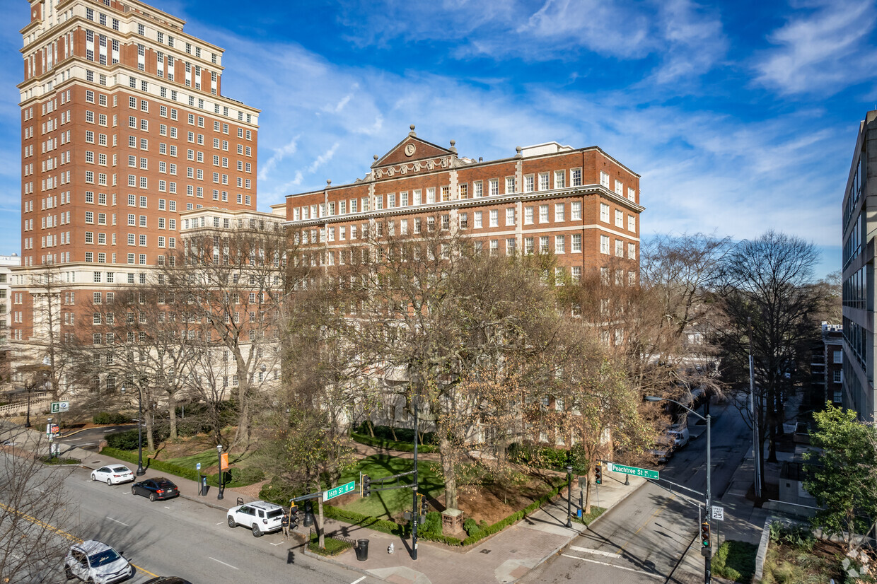 Primary Photo - Reid House Condominums