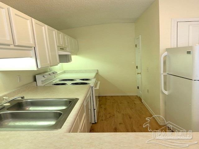 Building Photo - 9692 Cobblebrook Dr