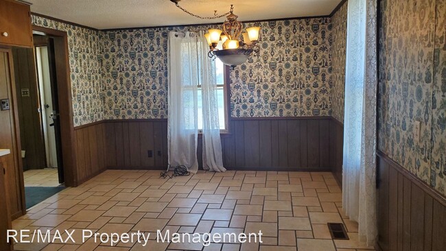 Building Photo - 2 br, 1 bath House - 1010 E. Park