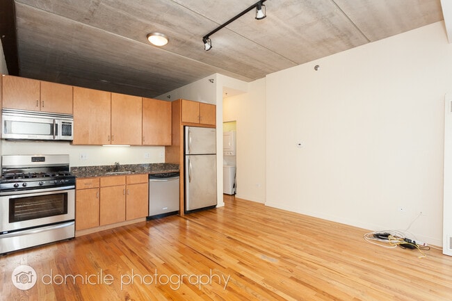 Foto del edificio - 630 N Franklin St