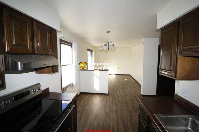 Foto del edificio - Neenah side by side duplex