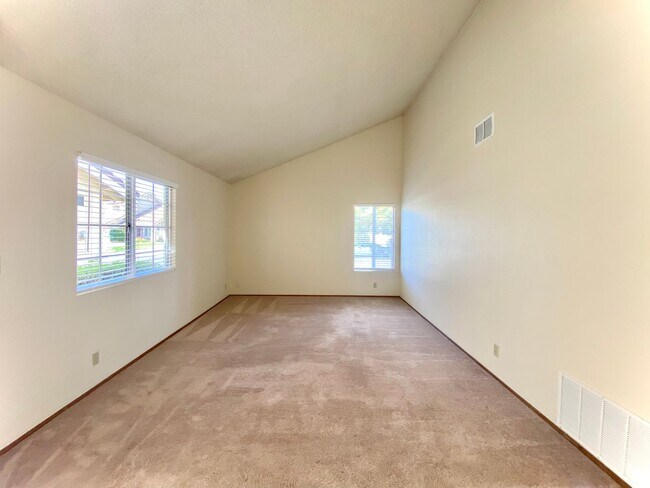 Foto del edificio - 4-bedroom Home for rent in Fremont - Arden...