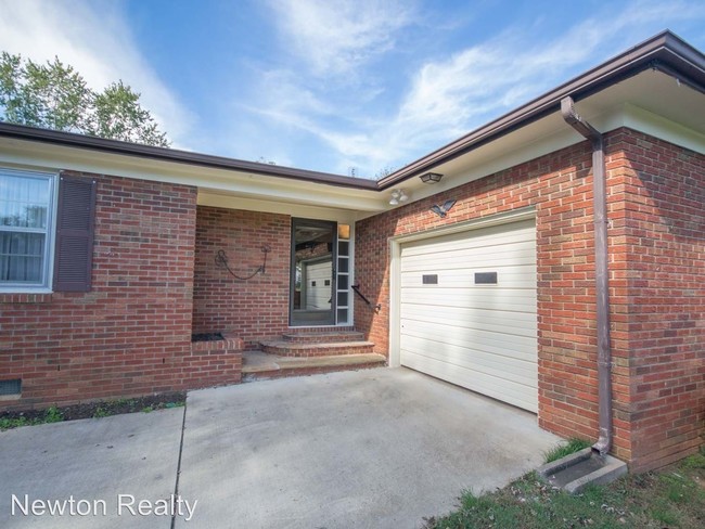 Building Photo - 3 br, 1.5 bath House - 314 Christopher Drive