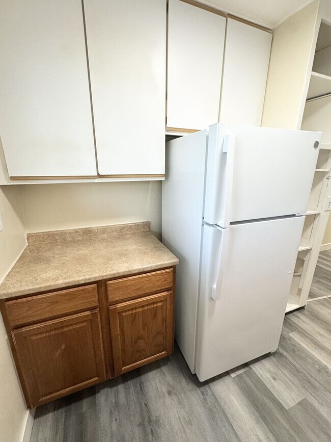Foto del edificio - Move-In Special; Downstairs One Bedroom + Private Patio – Available Now! SEE VIDEO