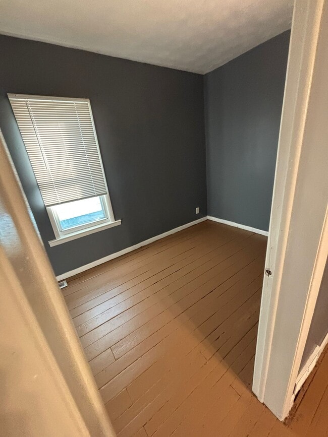 Building Photo - 3206 W 71st St