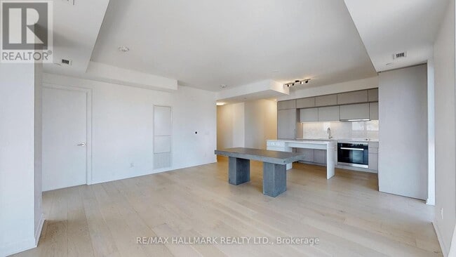 Photo du bâtiment - 185 Alberta Ave