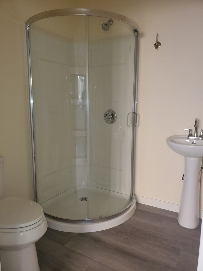 Building Photo - 2247-2244 S Cochran Ave