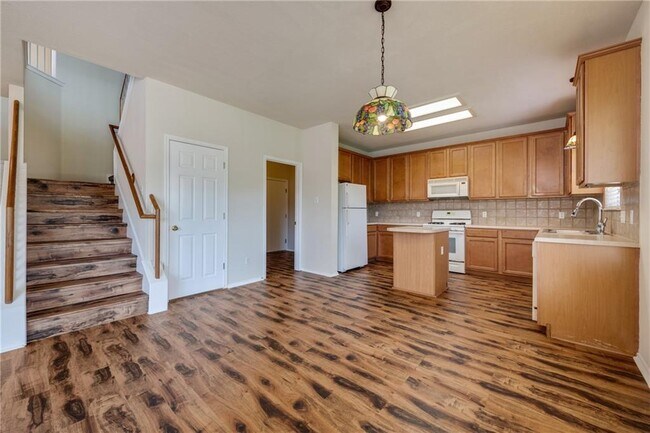 Foto del edificio - 804 Hank Aaron Ln