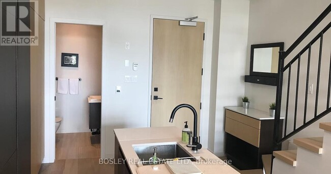 Photo du bâtiment - 455-455 Dovercourt Rd