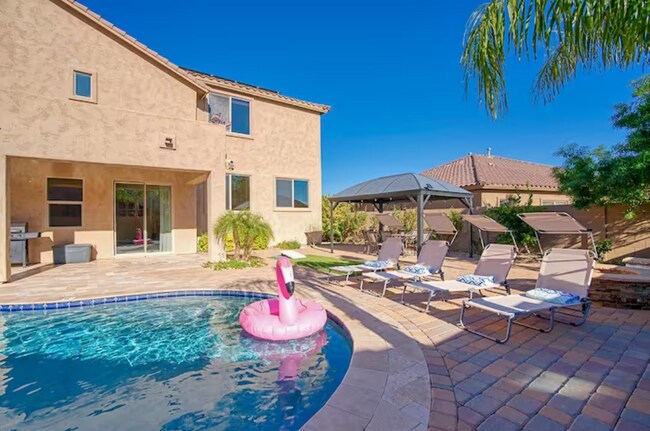 Foto del edificio - 5831 W Plum Rd