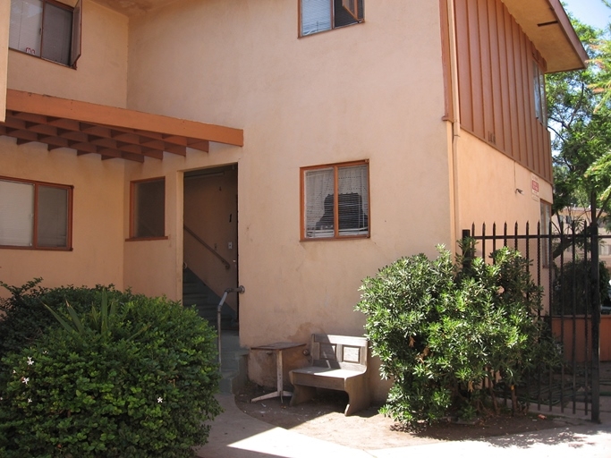 Foto del edificio - 4541 Santa Rosalia Dr