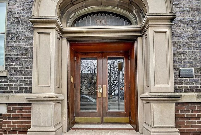 Building Photo - 801 N Pennsylvania St
