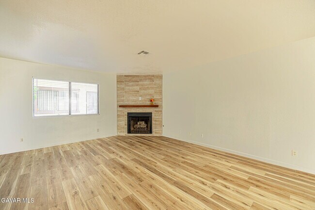 Foto del edificio - 1318 W Ave J4