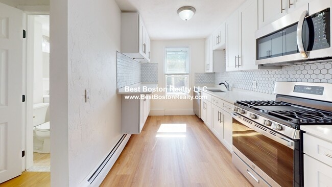 Building Photo - 296A Broadway