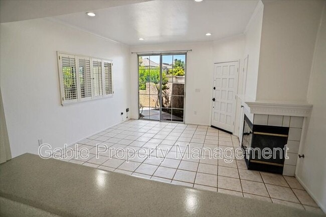 Building Photo - 23633 Del Monte Dr