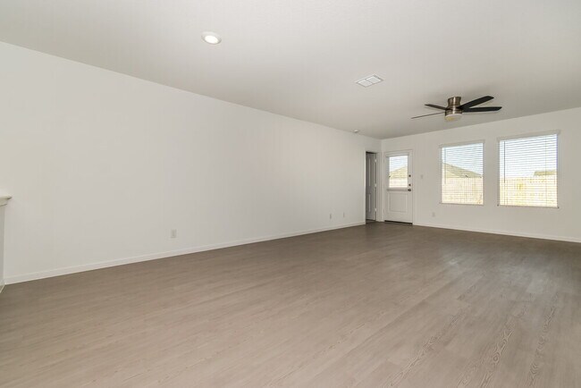 Foto del edificio - 1708 Crossbill St