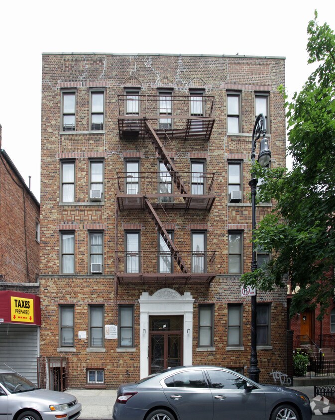 Building Photo - 11 Rutland Rd