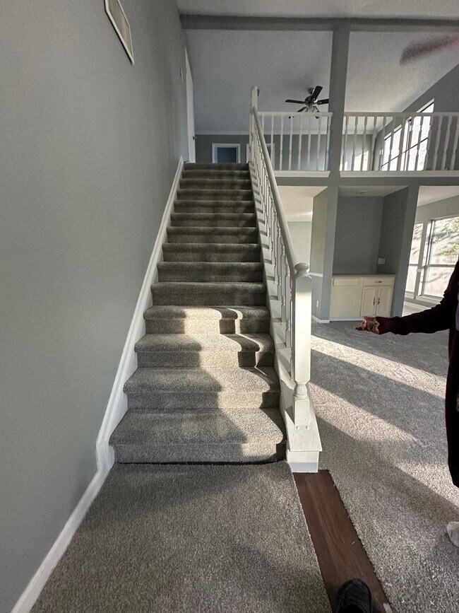 Foto del edificio - 2401 Forestmeadow Dr