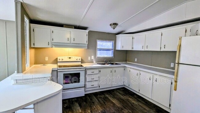 Foto del edificio - 260 Ed Powers Blvd