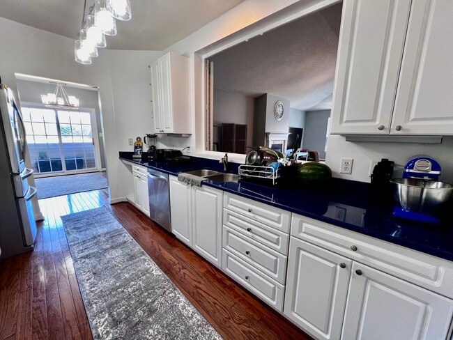 Building Photo - Beautiful home in the Chancellor Walk neig...