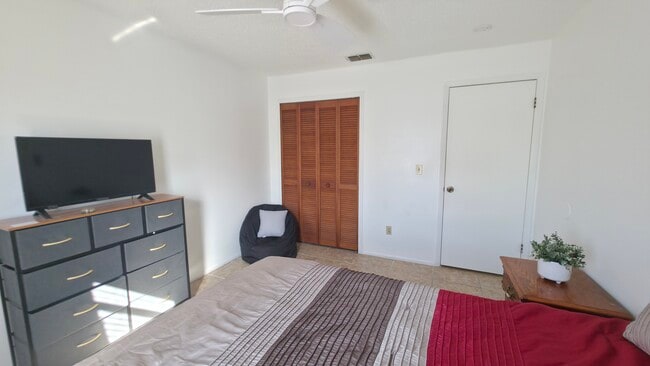 Building Photo - 414 Banana Cay Dr