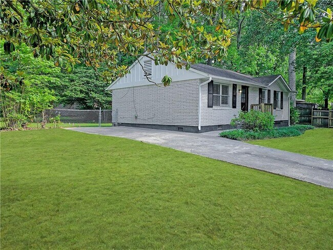 Foto del edificio - 8438 Stonewall Jackson Dr