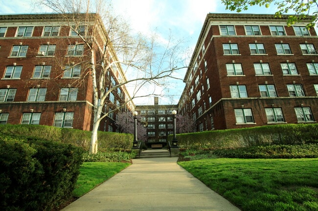 Building Photo - Windsor Apartments