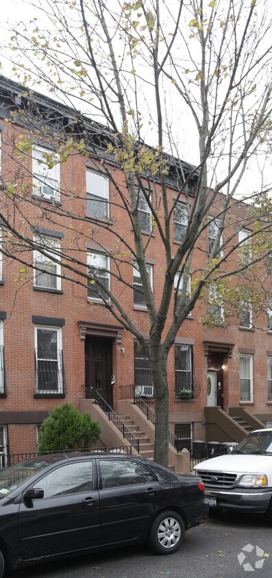 Foto del edificio - 92 Waverly Ave