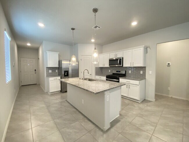 Foto del edificio - MUST SEE - 3BR/2Bath/Single Story