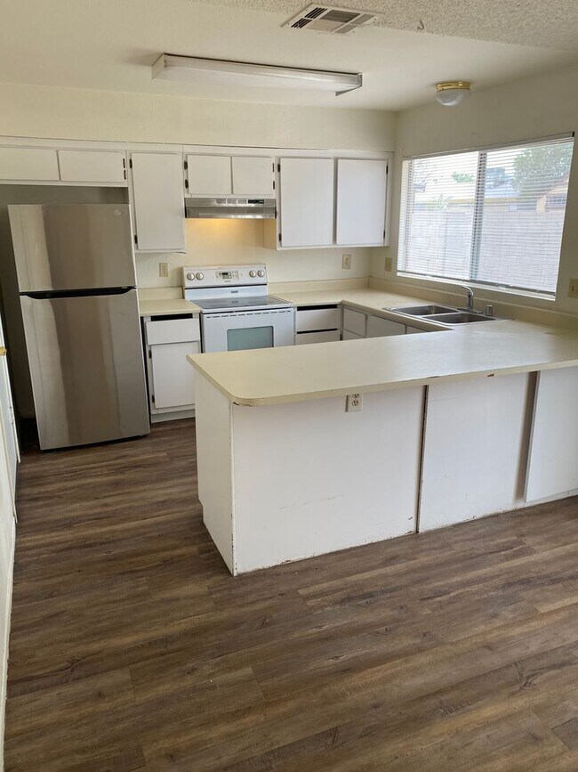 Foto del edificio - 5233 W Altadena Ave
