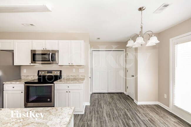 Building Photo - 6009 Amber Ct