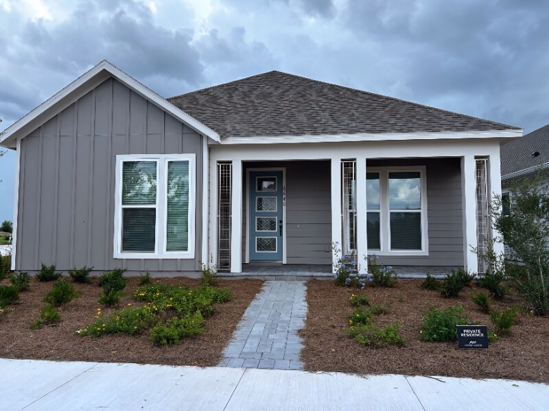 Foto principal - 6640 Wake St