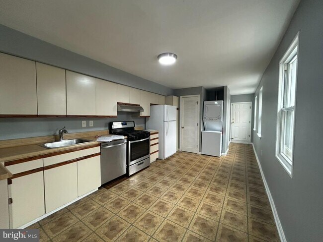 Foto del edificio - 615 S Patterson Park Ave