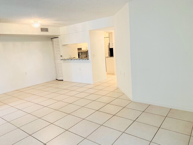 Foto del edificio - 19760 SW 103rd Ct