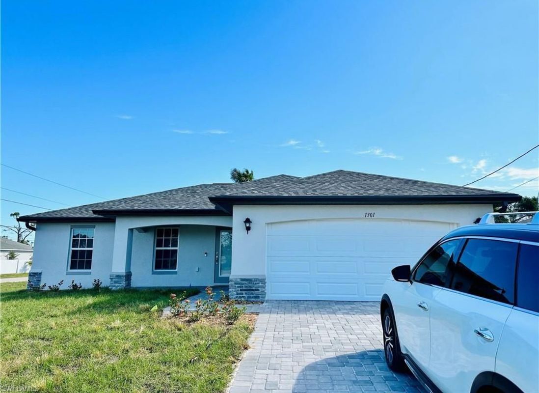 Foto principal - 1301 NE 34th Ln
