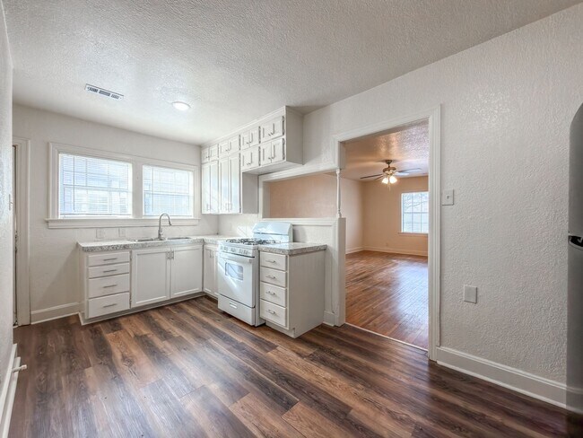 Foto del edificio - 1021 S 25th St