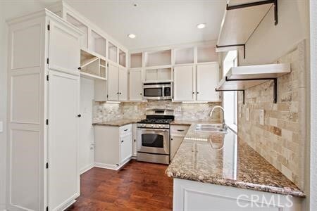 Building Photo - 545 E Stephanie