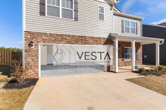 Building Photo - 240 Ridgeview Ln