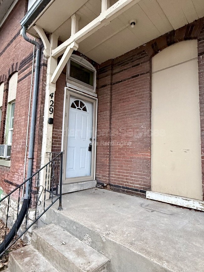 Foto del edificio - 429 N 8th St