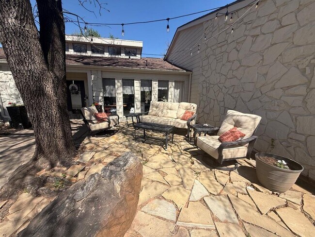 Foto del edificio - 1925 Bunting Ct