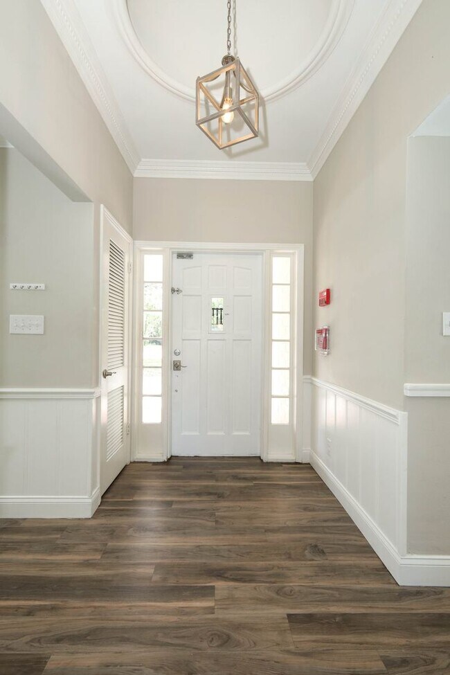 Foto del edificio - Spacious 4/2 in Maitland's English Estates!