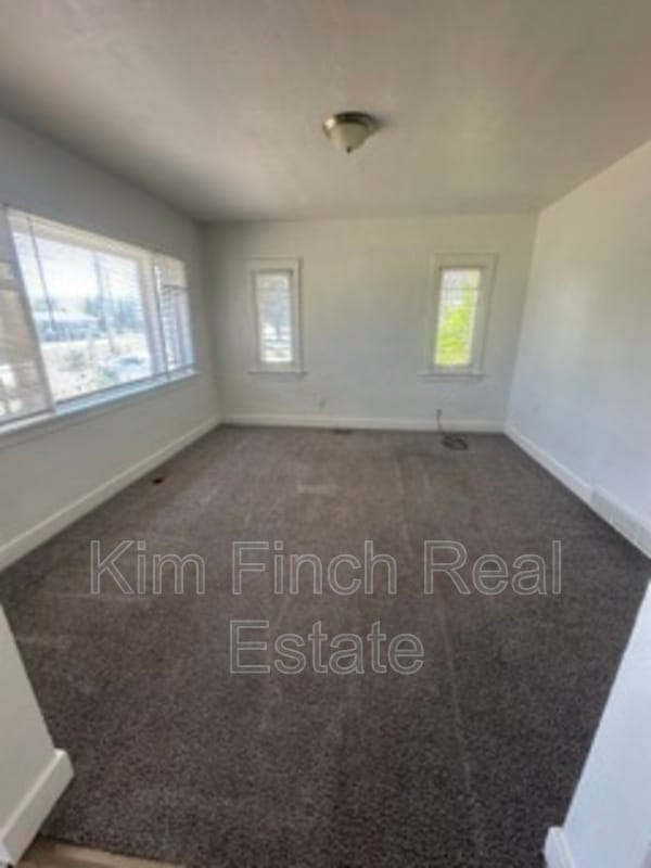 Building Photo - 591 E 300 N