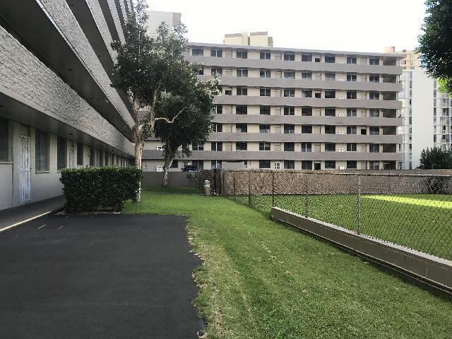 Building Photo - ILIMA WEST 2/1/1 end unit, sec, A/C, ceili...