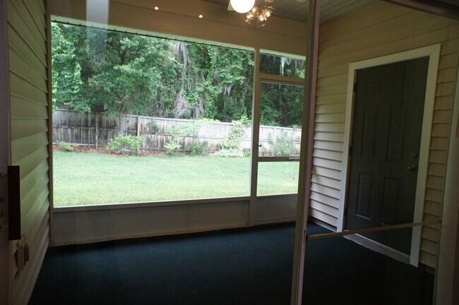 Foto del edificio - Lovely Condo in The Greens at West End