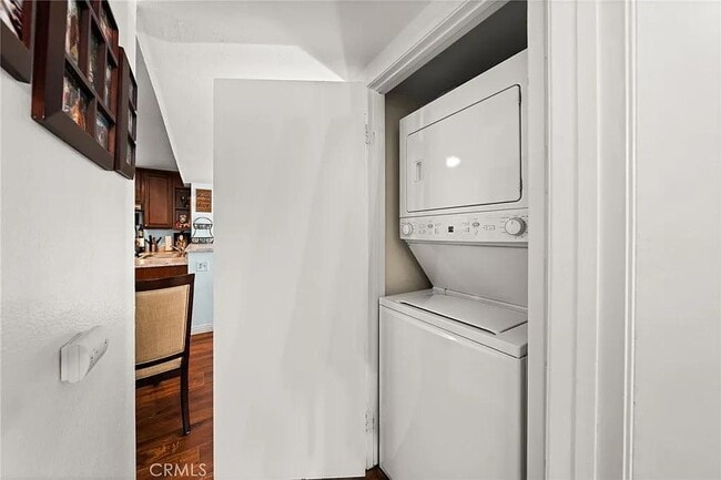 Building Photo - 1480 W Edgehill Rd