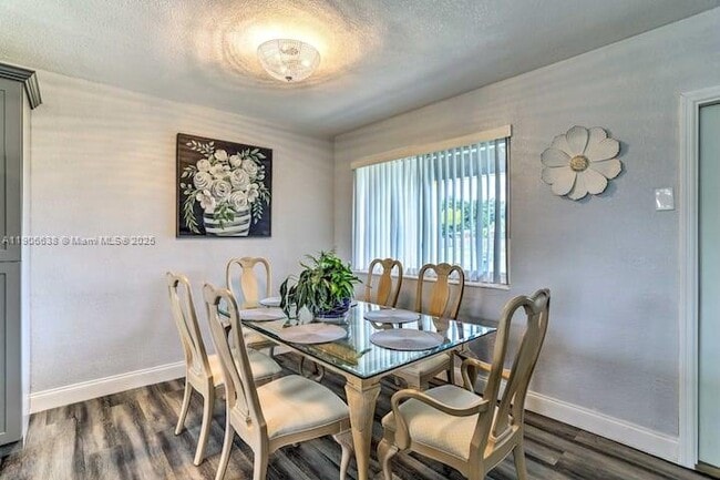 Foto del edificio - 14310 NW 12th Ave