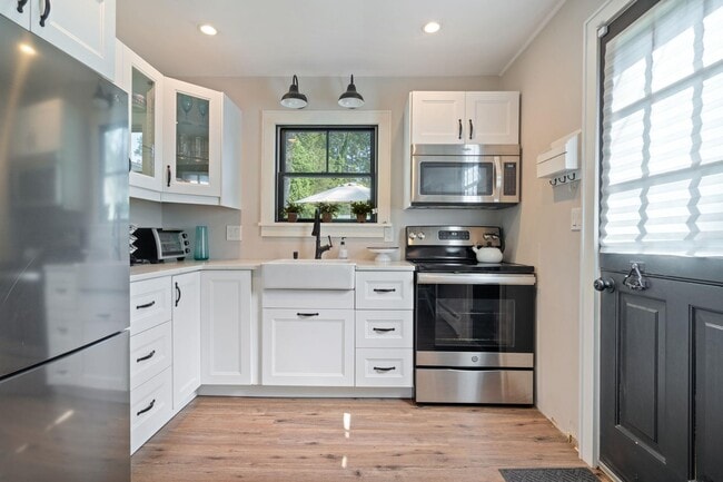 Building Photo - 64 Corchaug Trail