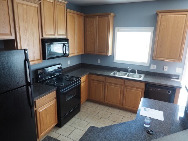 Building Photo - 6499 White Beam Tr